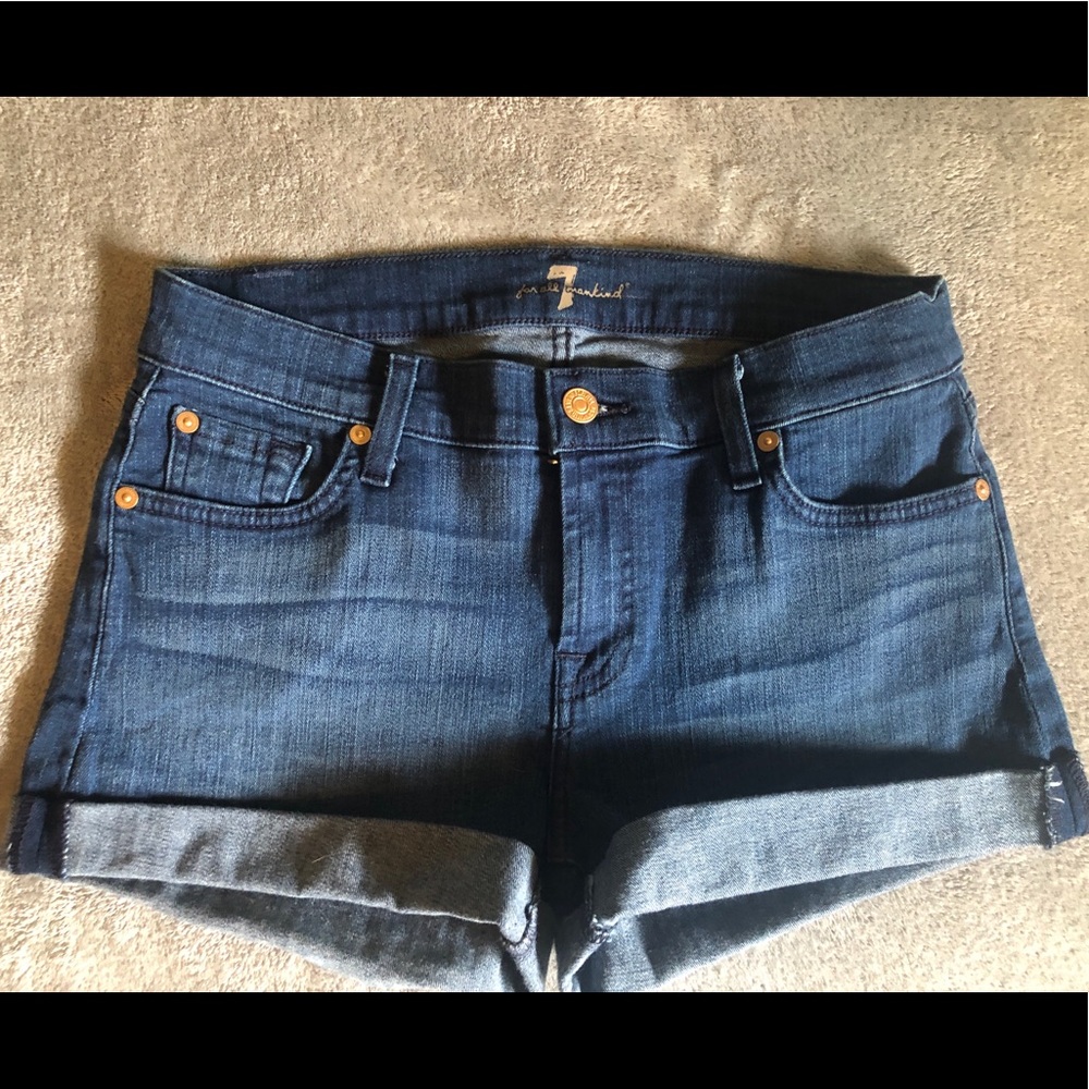 Seven for All Mankind cuffed short size 26